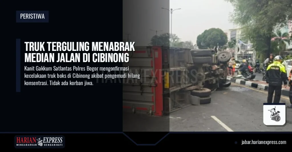 Truk Terguling Menabrak Median Jalan di Cibinong